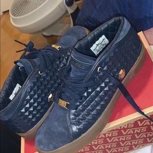 NIKE MENS LEBRON Xlll Lifestyle Sneaker